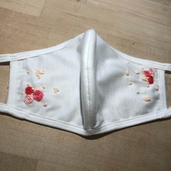 Hand embroidered face mask. - Picture 3 of 3